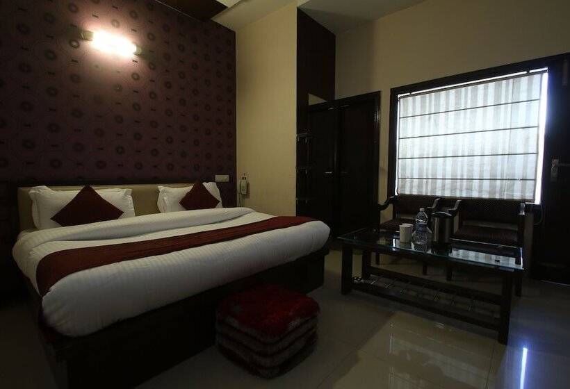 فندق Maharani Regency