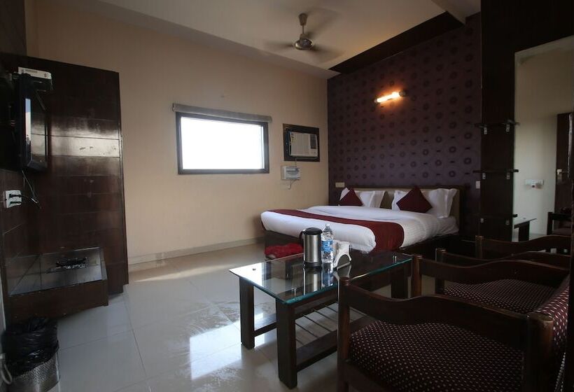 فندق Maharani Regency