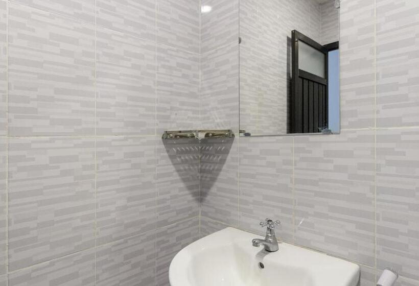 בית מלון כפרי Reddoorz Near Ap Pettarani 3