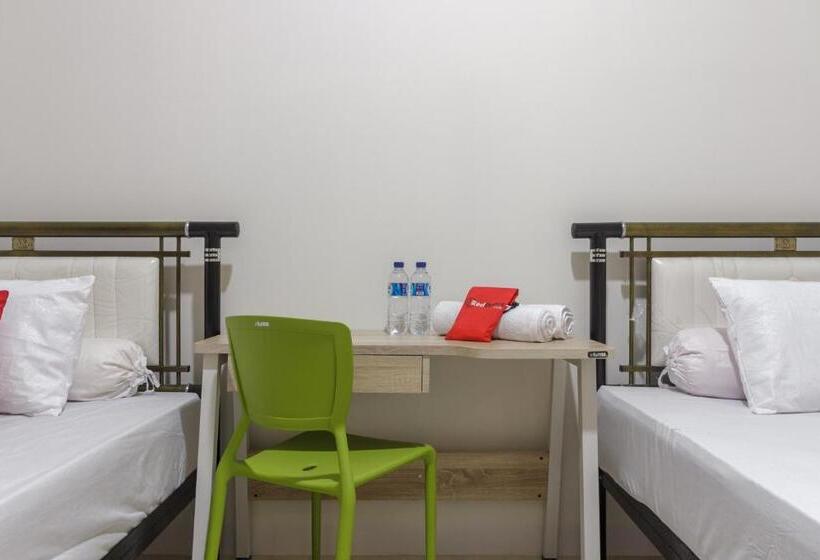 בית מלון כפרי Reddoorz Near Ap Pettarani 3