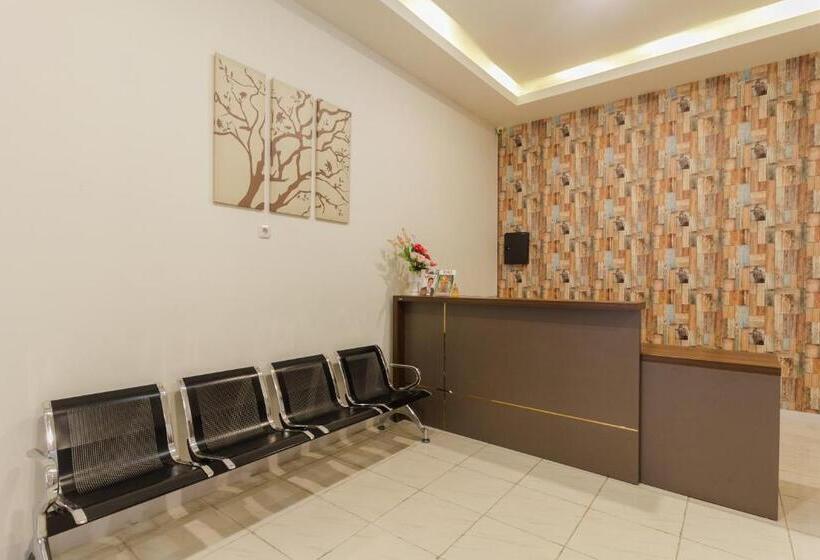 בית מלון כפרי Reddoorz Near Ap Pettarani 3