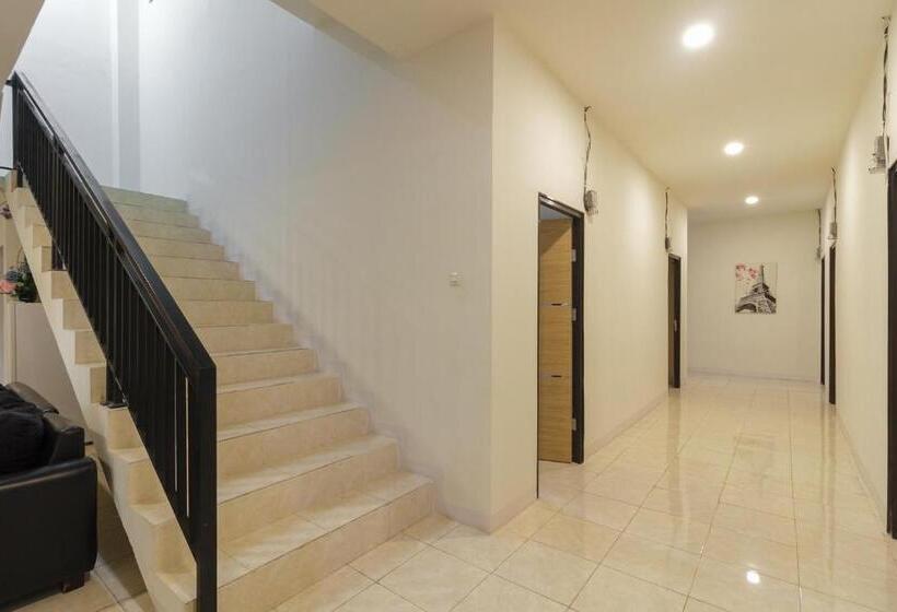 בית מלון כפרי Reddoorz Near Ap Pettarani 3