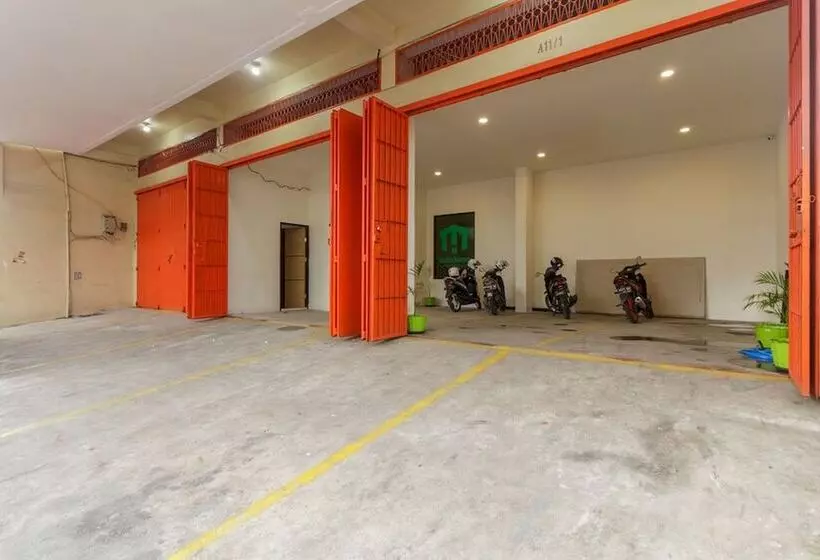 ホテル Reddoorz Near Ap Pettarani 3