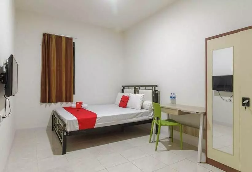 ホテル Reddoorz Near Ap Pettarani 3