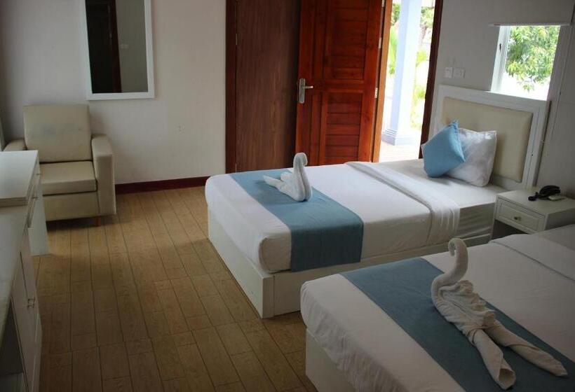 בית מלון כפרי Scarlet Sails Resort