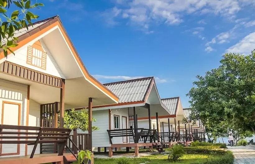 Hotelli Scarlet Sails Resort