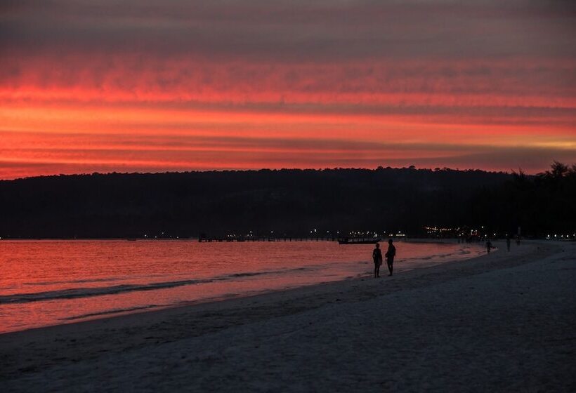 בית מלון כפרי Scarlet Sails Resort