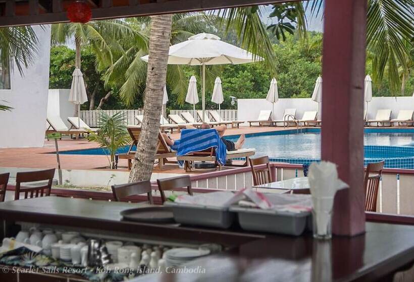 בית מלון כפרי Scarlet Sails Resort