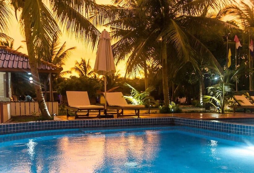 בית מלון כפרי Scarlet Sails Resort