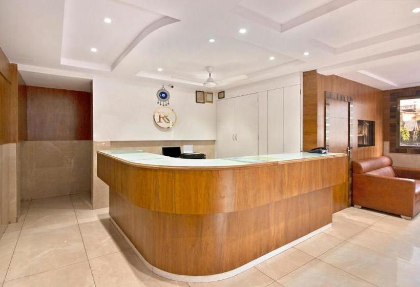 Hotell Treebo Trip R K