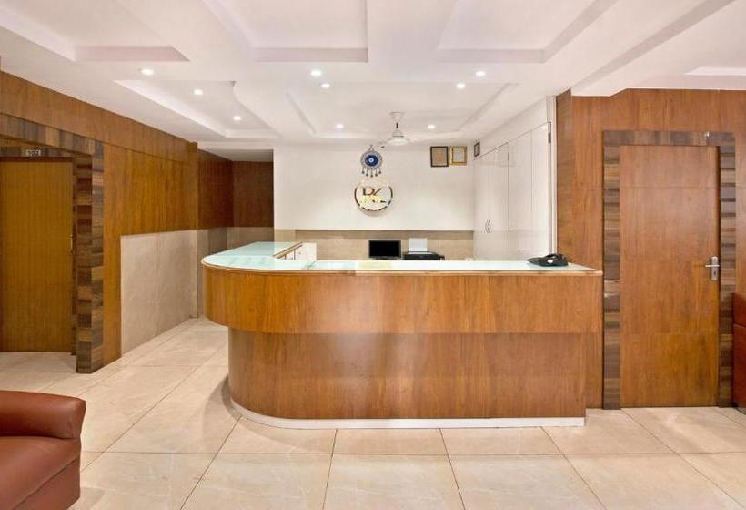 Hotell Treebo Trip R K