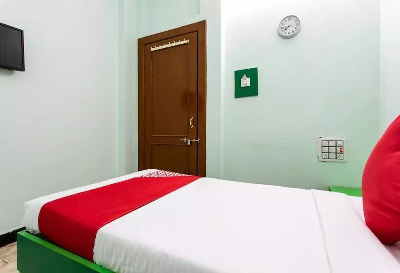 Oyo 24109 Hotel Santushti