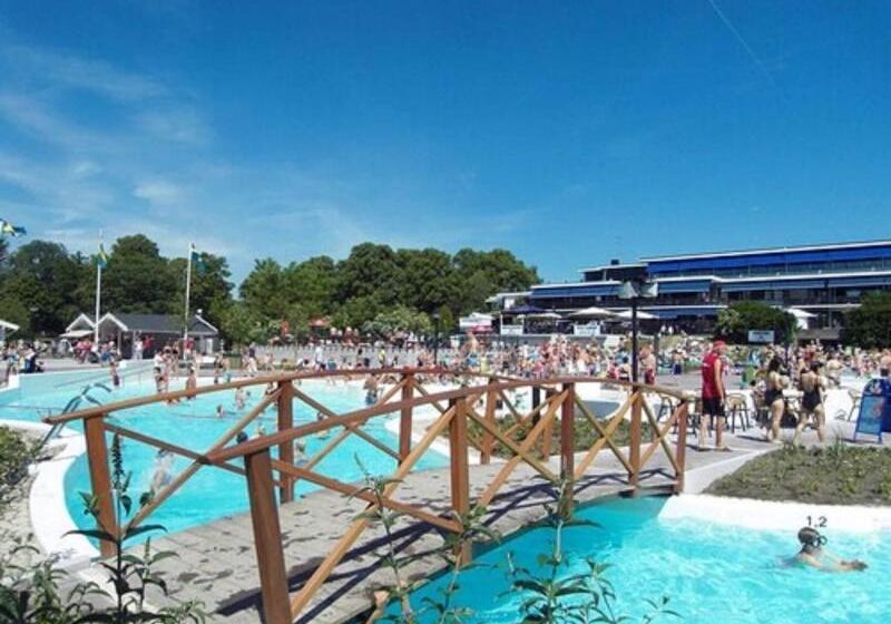 בית מלון כפרי Ronnebybrunn