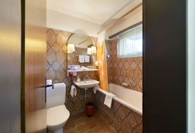 Schlosshotel   Self Check In