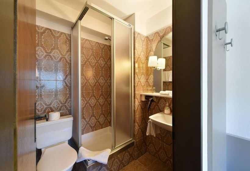 Schlosshotel   Self Check In