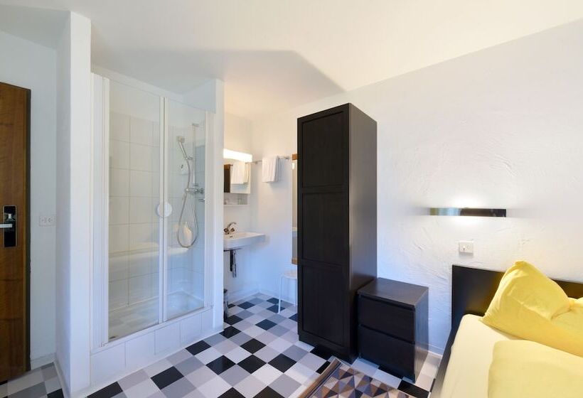 Schlosshotel   Self Check In