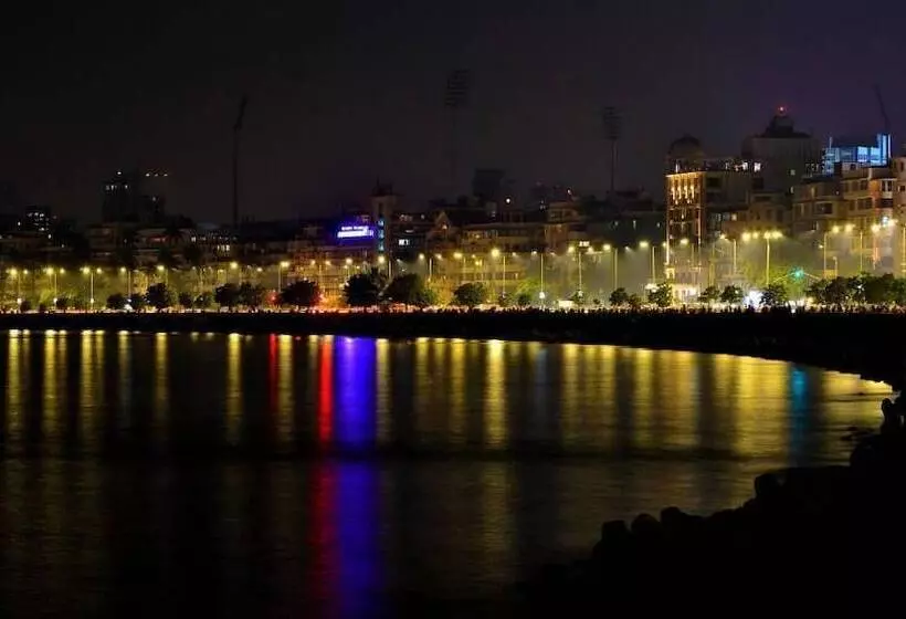 Aman Hotel Near Cst