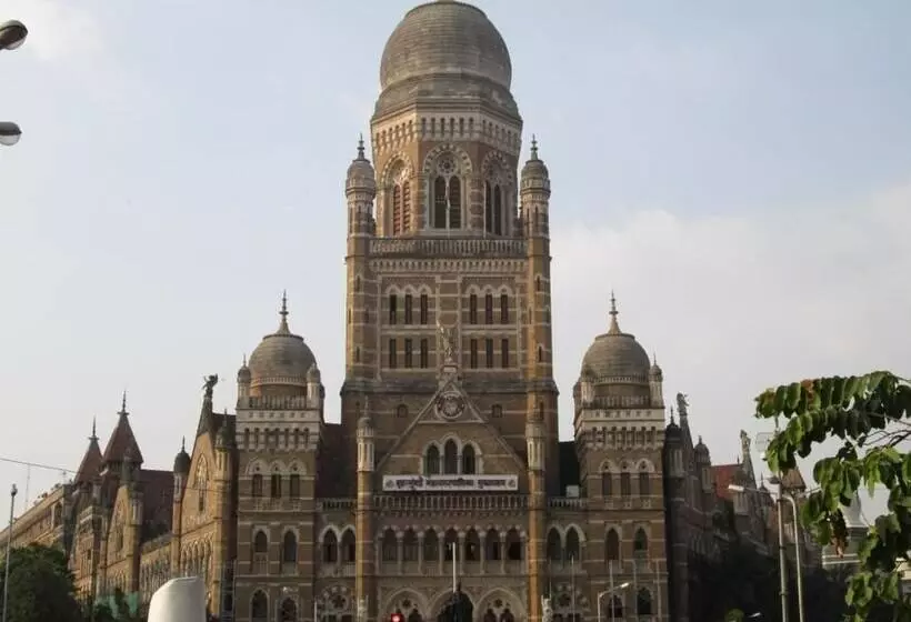 Aman Hotel Near Cst