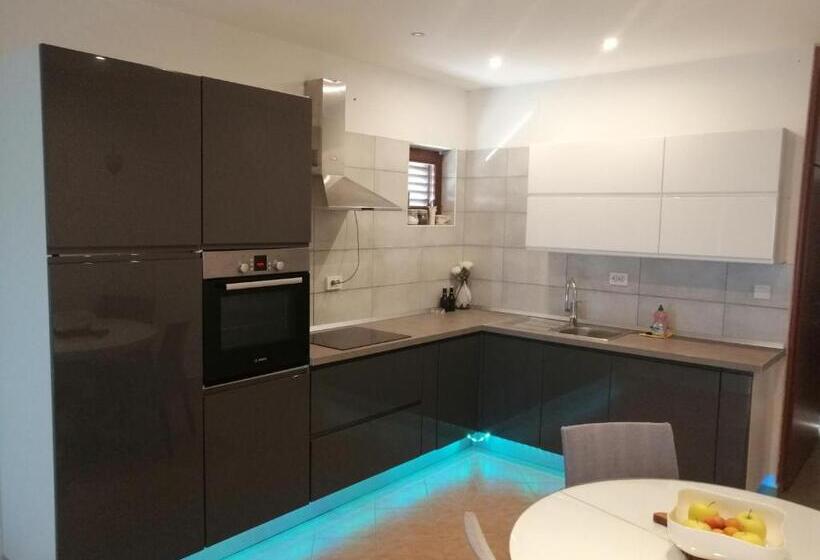 ホテル Ana Murter