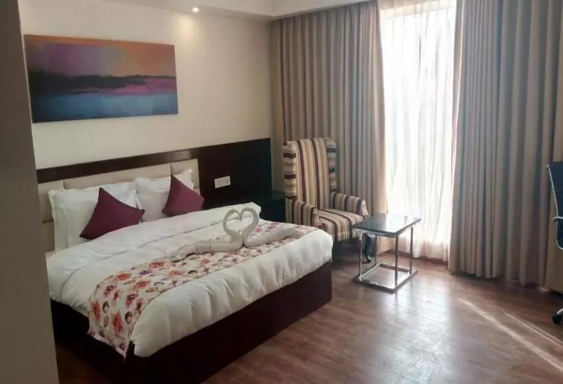 Hotelli Clarks Inn Suites Katra