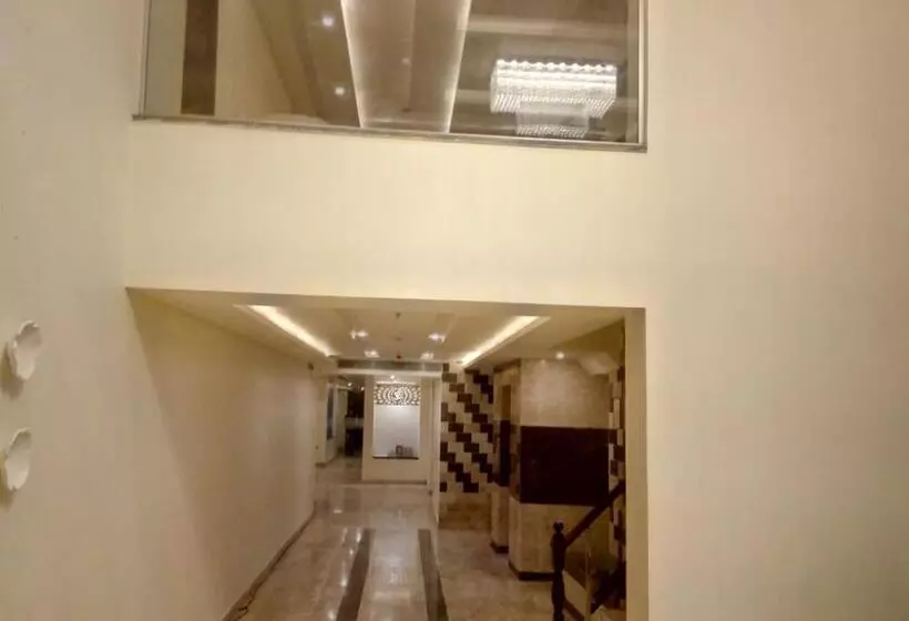 Hotelli Clarks Inn Suites Katra
