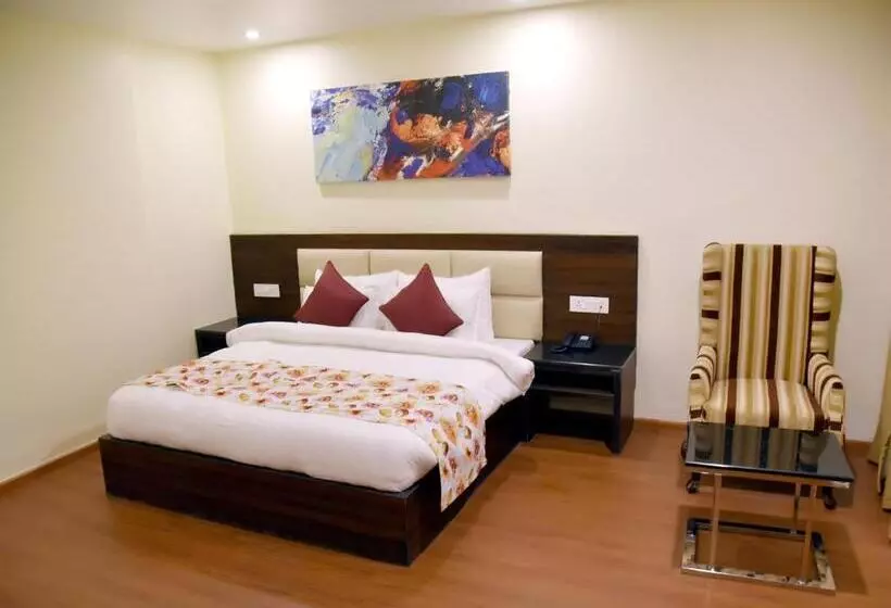 Hotelli Clarks Inn Suites Katra