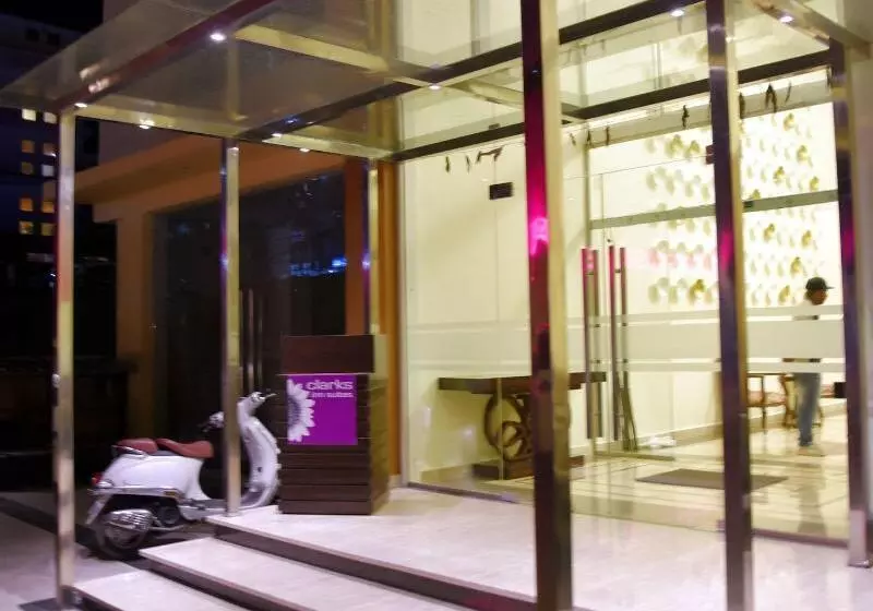 Hotelli Clarks Inn Suites Katra