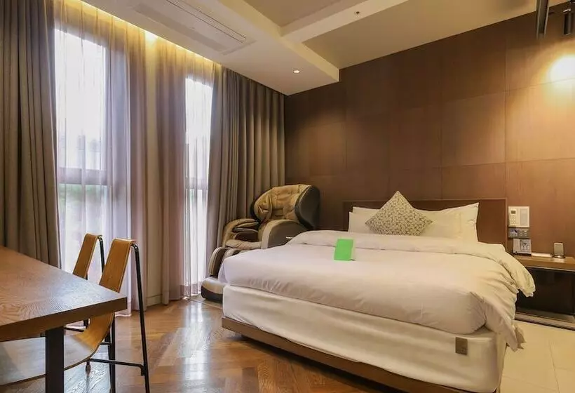 Pangyo Business & Tourist Hotel Kynd