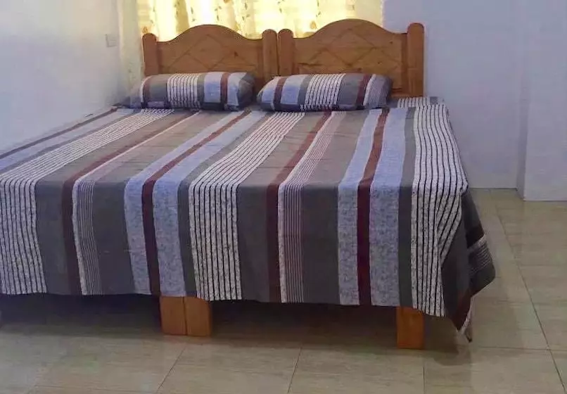 ホテル Papa Tasi Lake Side  And Park