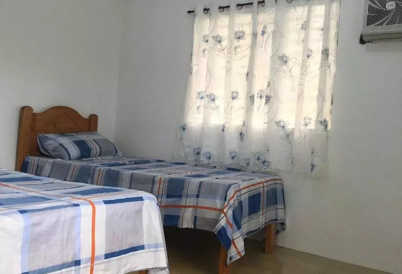 ホテル Papa Tasi Lake Side  And Park