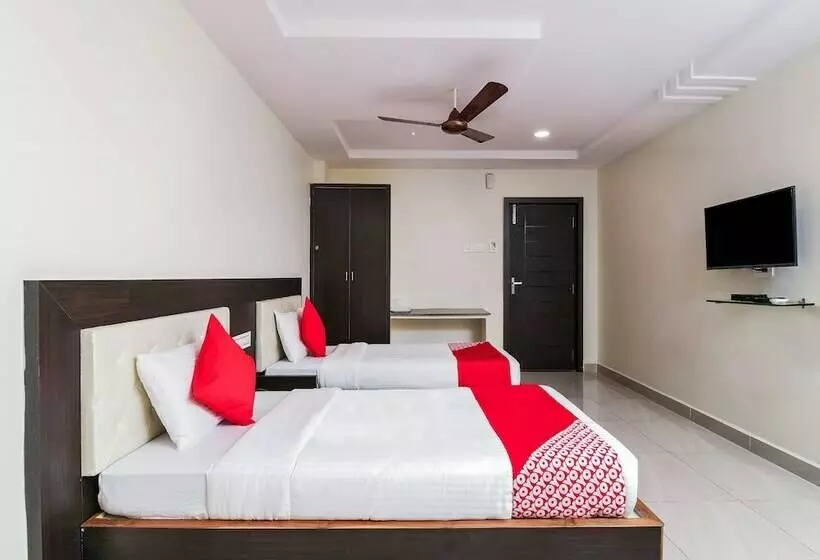 ホテル Rb Residency By Oyo Rooms
