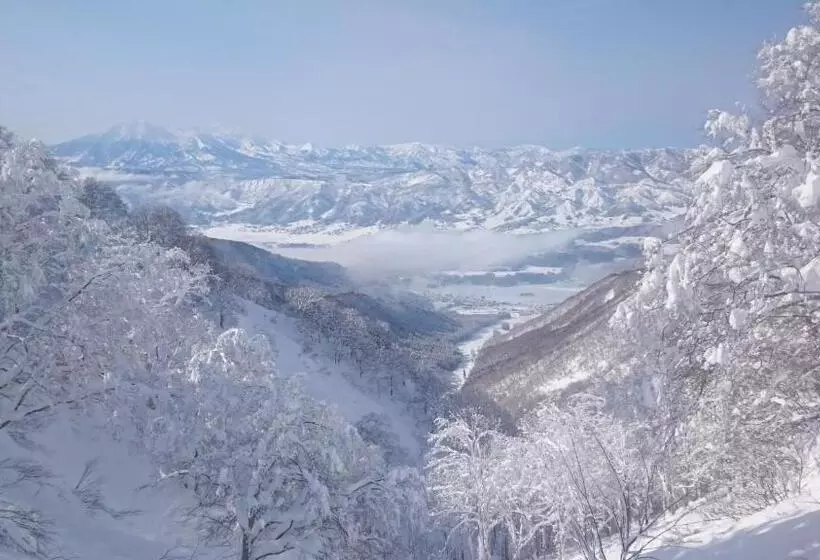 ベッドアンドブレックファースト Nozawa Dream Central