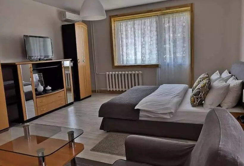 簡易ホテル Neftehimik