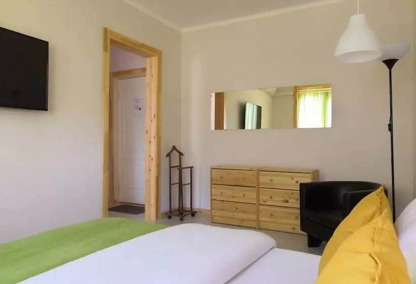 簡易ホテル Neftehimik