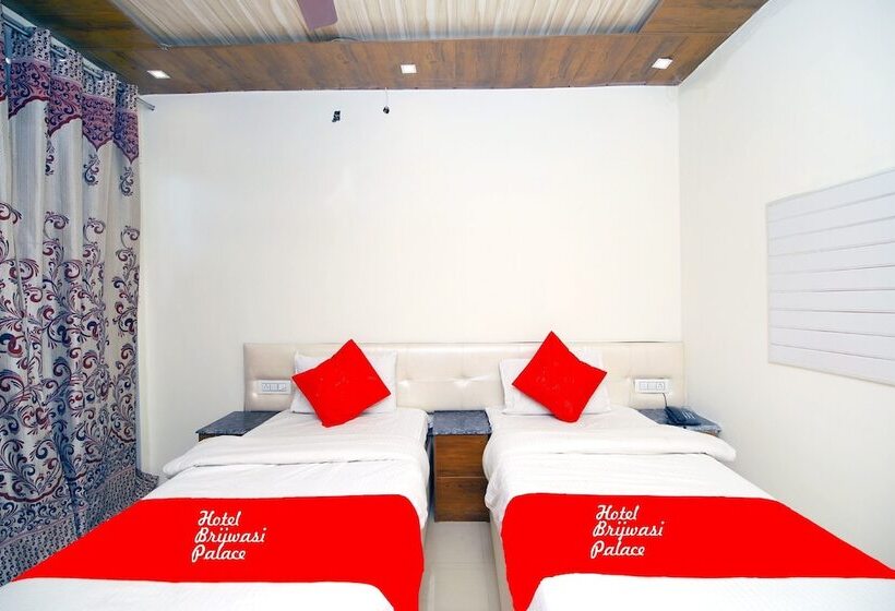 Отель Brijwasi Palace