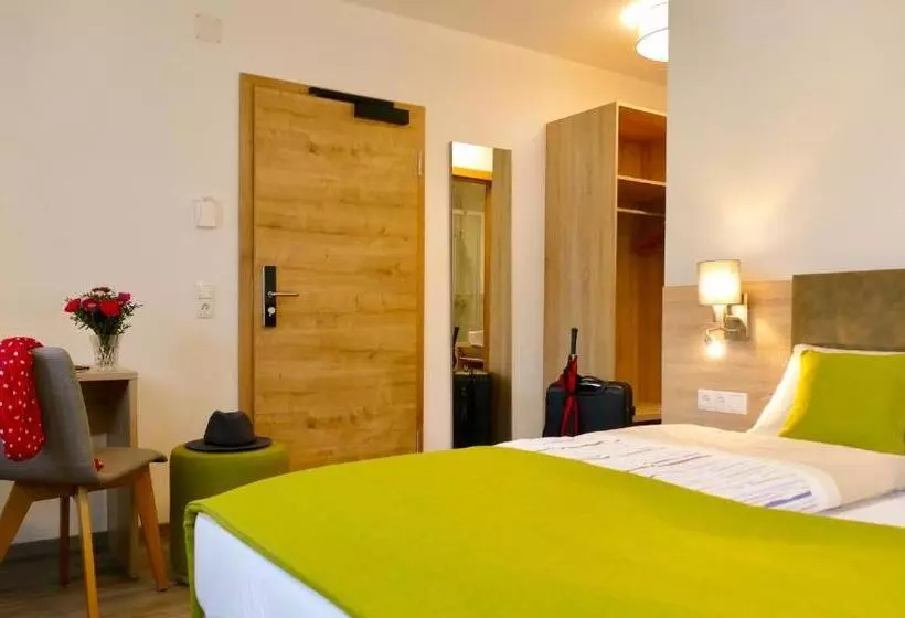 Hotelli Landgasthof Lell