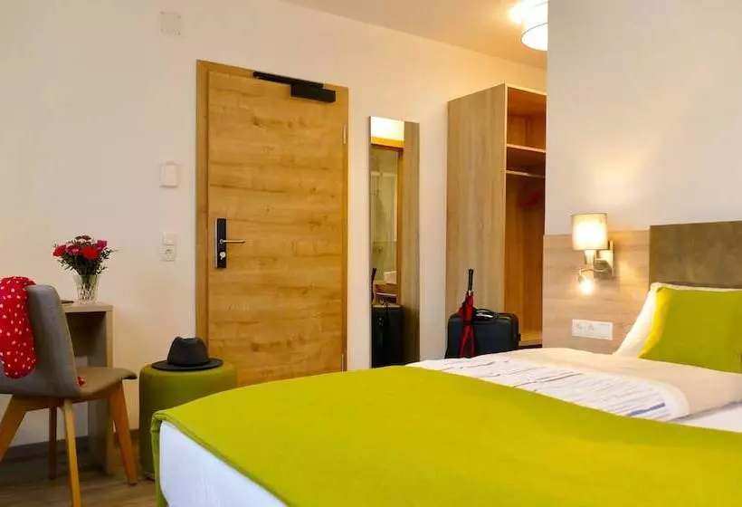 Hotelli Landgasthof Lell