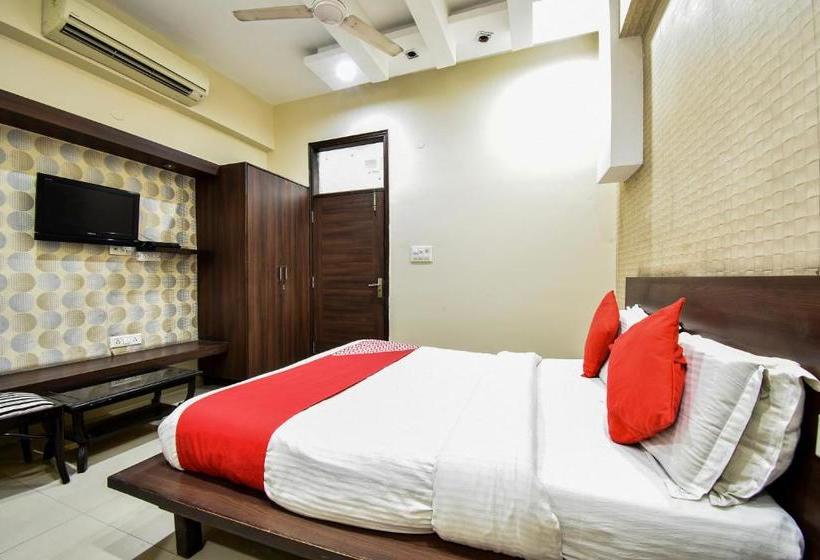 Hotel Lords By Oyo Rooms