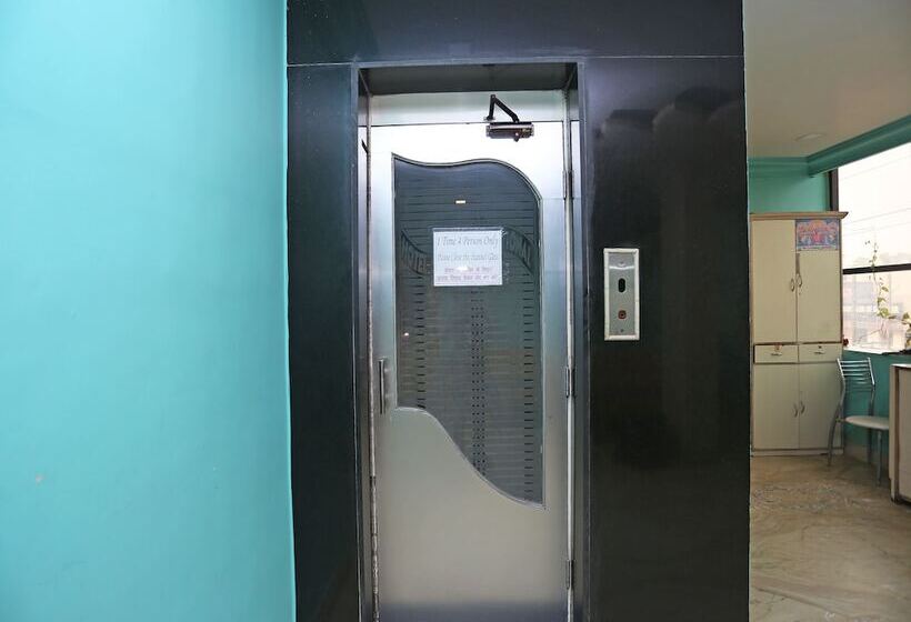 هتل Shiva International By Oyo Rooms