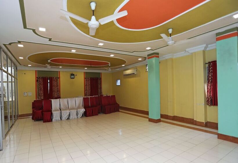 هتل Shiva International By Oyo Rooms