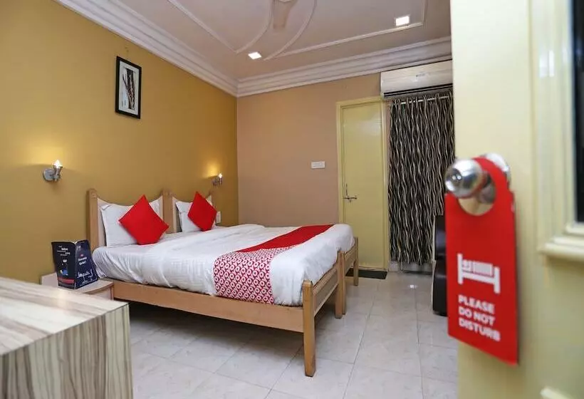 ホテル Shiva International By Oyo Rooms