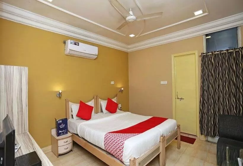 ホテル Shiva International By Oyo Rooms