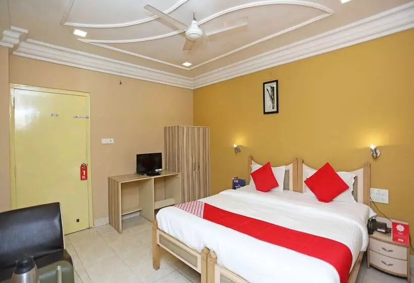 ホテル Shiva International By Oyo Rooms