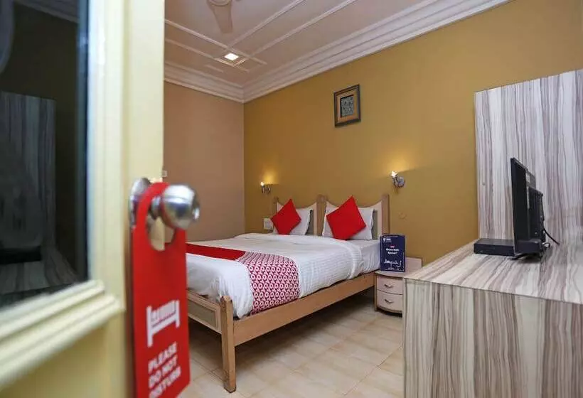 ホテル Shiva International By Oyo Rooms