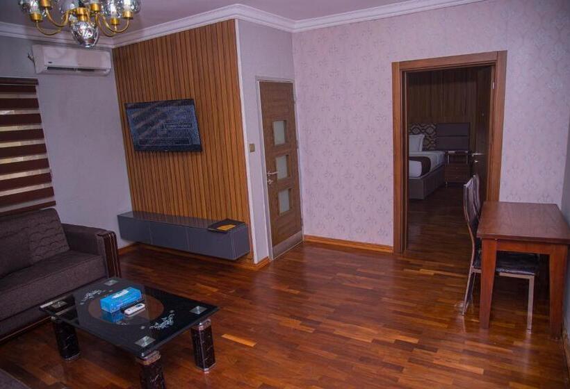 Mahogany Hotel And Suites