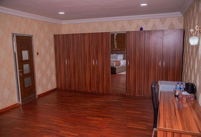 Mahogany Hotel And Suites