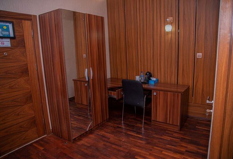 Mahogany Hotel And Suites