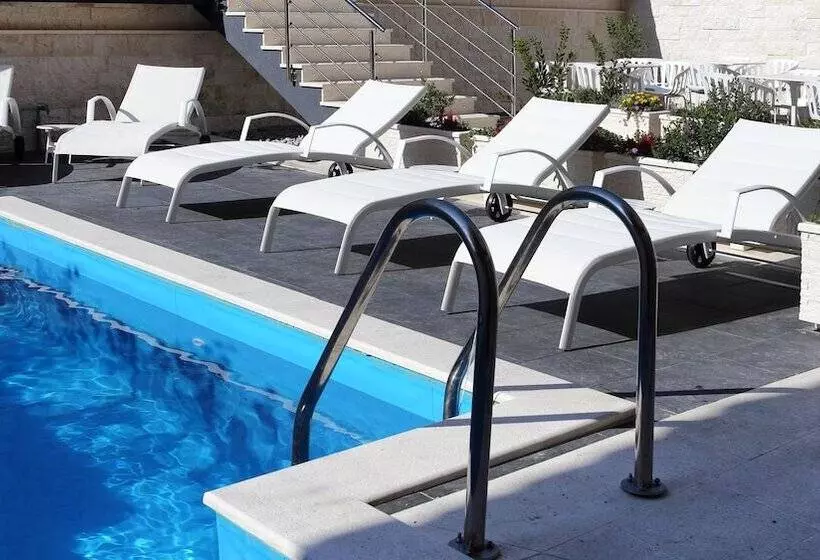 ペンション Villa M