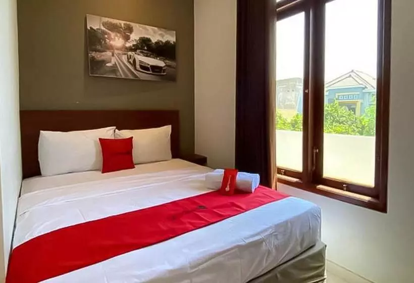 Hotelli Reddoorz Syariah At Pucang Anom