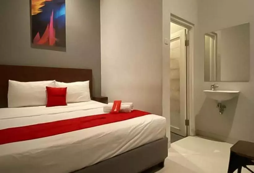 Hotelli Reddoorz Syariah At Pucang Anom